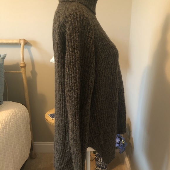 Express brand high low sweater tunic - Picture 3 of 7